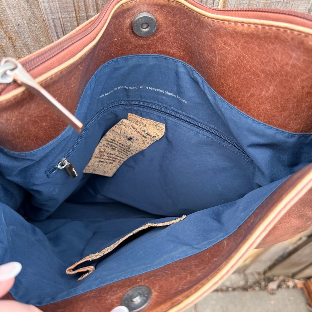 Matt & Nat Vegan Leather Handbag Large in Cruelty Free Leather - Picture 8 of 16